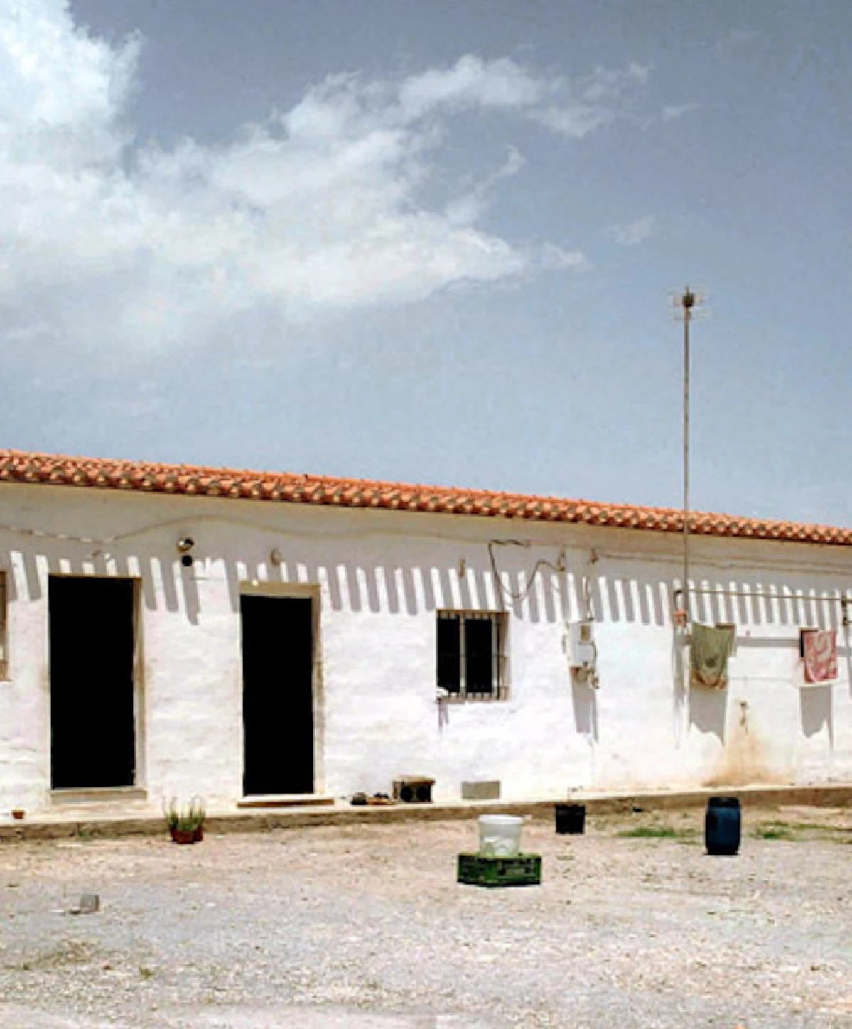 PRISONS DE PLASTIQUE