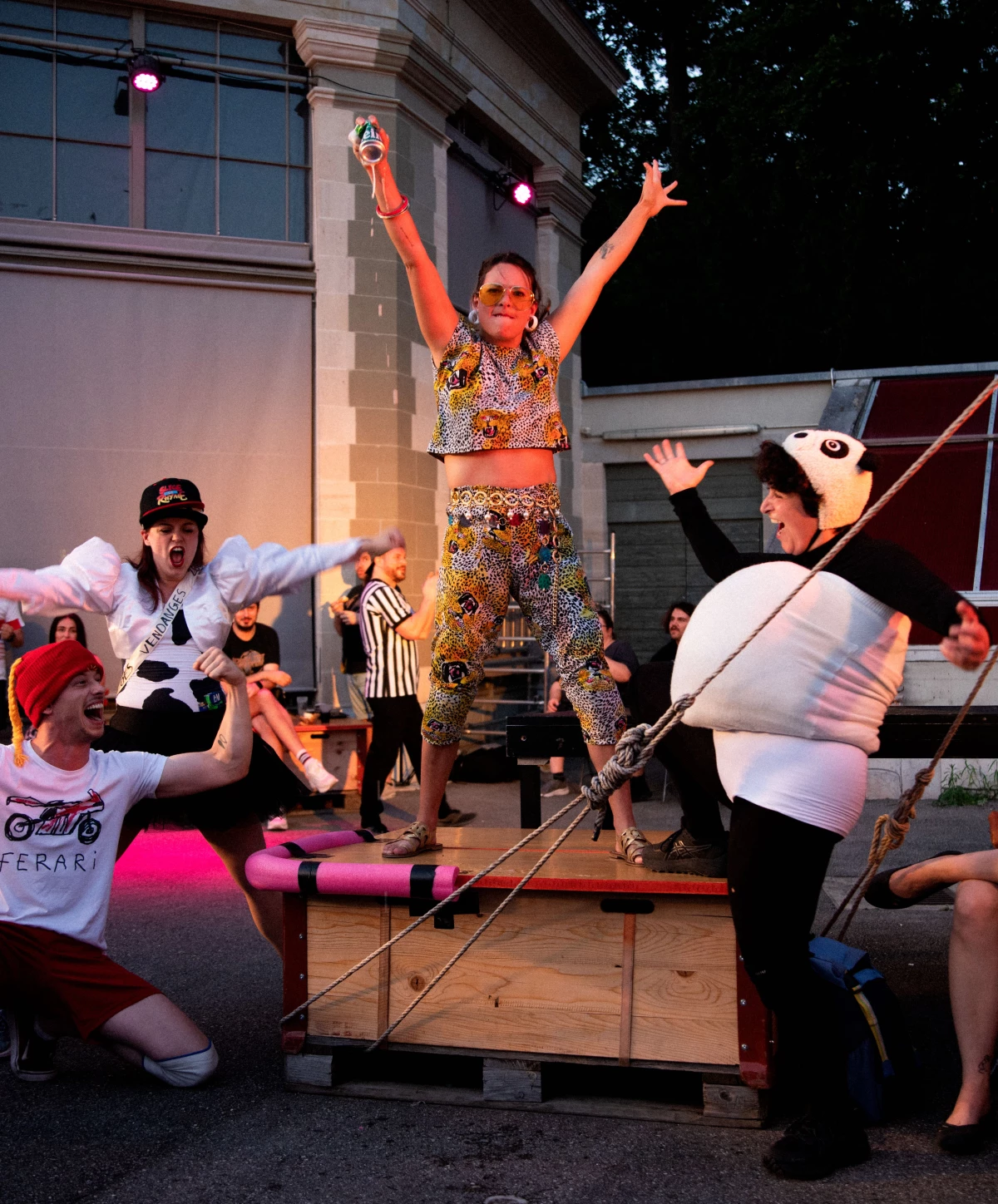 LE CABARET BON ET TONIFIANT (COMME L'AIR PUR DE LA NATURE)